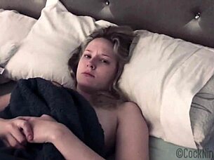 Сводная сестра поймана братом за использованием маминых игрушек в дикой превью