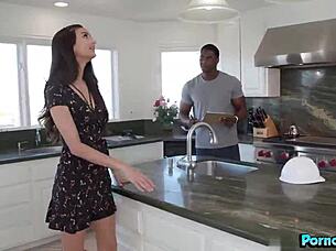 Latin színésznő Eliza Ibarra lovagol és baszva van egy nagy fekete izmos férfitól 😈💥