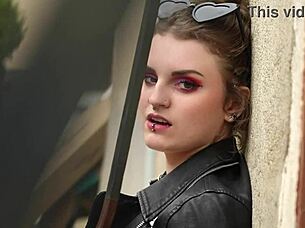 Trixy Kitty Alt Mladinka 18+ in Melany Furie vezani z pasom in analno jebani