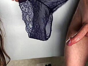 Můj nejlepší kamarád mi šoustat ústa, pak mi přišel na obličej zblízka