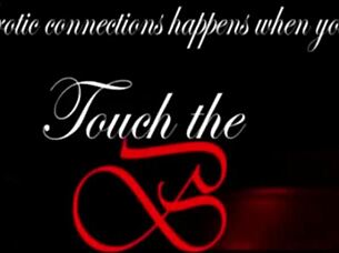 Masseur Brunette Asia Kasih Handjob Nuru Sensual di Luar