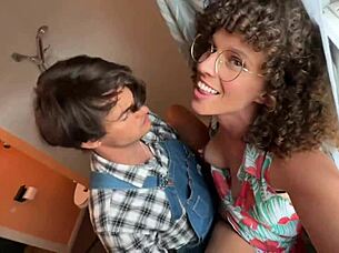 Ibu tiri temui roommate baru dalam pertemuan tak dijangka