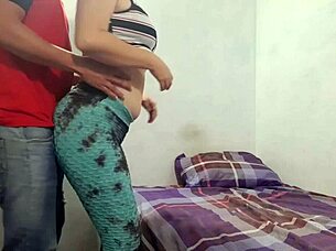 그녀 큰 엉덩이 완전히 박고 싶어