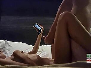 メキシコのきつい18歳ティーンがバナナで彼氏をカックホールド