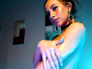 Hun sørger for at du ikke kan ignorere henne i nettchat