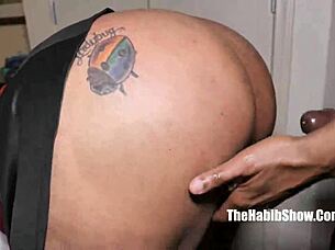 Hvorfor er ladybug så skitten med de to store svarte kukene?