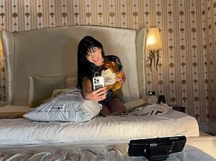 Niesamowita latynoska dziewczyna zamienia sesję zdjęciową w gorący casting porno!