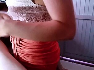 Kamar Kos Panas Tahu Cara Nyedot Kontol Sampai Cum di Mulut