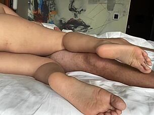 Ранно сутрешно чукане с пищна латиноамериканка Кристал без срам