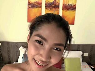 كريبي يتدفق داخل فتاة تايلاندية بصدر كبير طبيعي