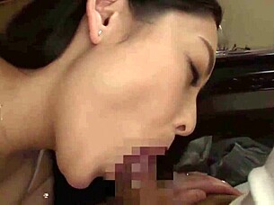 MILF ดีที่สุดหน้าอกใหญ่แสดงใน JAV ปอร์นป่าเถื่อน