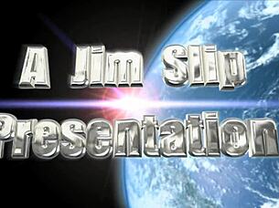 Ca o virgină suge pula mare în ciorapi britanici și tocuri