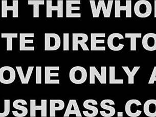 可爱的亚洲女孩Lulu Chu变得泼辣，硬干