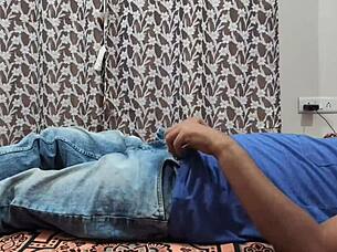 فتاة ديسي من القرية تتنيك قوي من صاحب مومباي مع صوت هندي