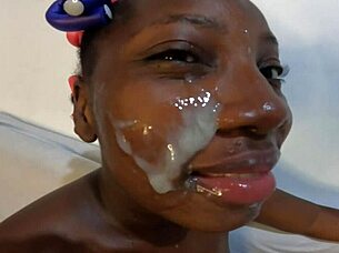 Jeg er hans skitne spermasluker, fun size, knull munnen min og sprut på det frekke fjeset mitt