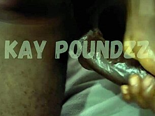 핫한 남자가 좋아하는 포르노 보면서 자위 거대한 사정 사방에