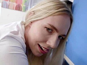 Üç adamla dp dap dvp yumruklama iç boşalma ve döl yutma ile sikildim