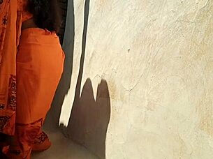 Cunhada de 18 anos com bunda grande leva foda em fantasia.