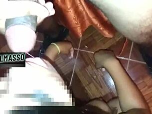 Meksikolainen amatööri lutka saa asiakkaan asuntoonsa interrasseihin anelee kondon pois deepthroatiin ennen nielemää laukeaman