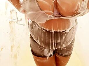 I watch the manipuri sexy girl play with her boobs, but shes so hot i cant stop staringg