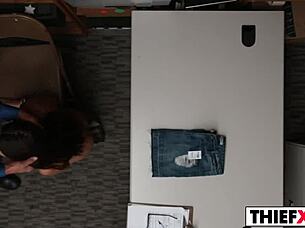 Dałem dużego kutasa złodziejce 18+