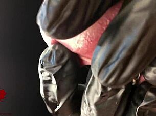 i see close up cumshot on latex gloves