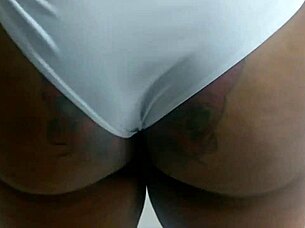 I nut on a bubble butt twerking ass