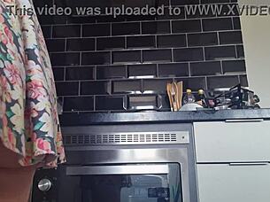 gostosa mostra a bunda