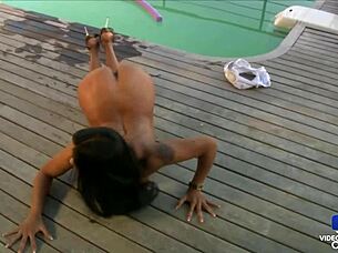 Colombian Brunette Yoha Chaude Masturbates With Toys