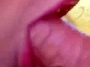 Me tragué su verga gruesa por todos mis hoyos y mi culo terminó lleno de semen