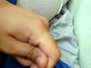 Jerkin' off to this amateur gay blowjob with big cocks 😏