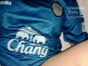 Thai milf gets creampie from amateur