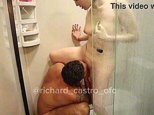 Corninho Implorou Pra Fuder Esposa Reh Queen No Banheiro Completo No Red E Sheer