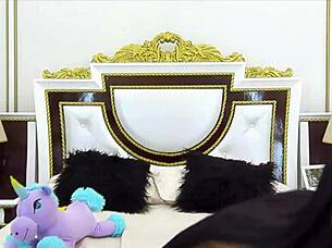 perfect model gives blowjob on webcam