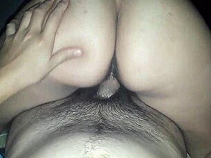 Metendo só a cabecinha na rabuda