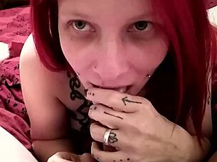 i'm givving a blowjob to this amature guy, feeling so excited