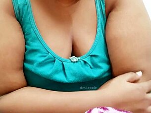 Kolkata college girl passionately shows her enticing boobs
