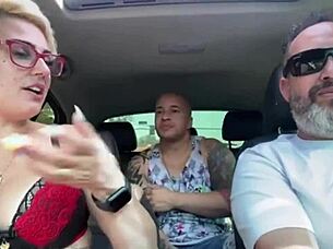 pegamos carona com ted e aprontamos muito