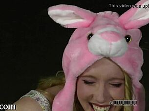 hot whipping on her beautiful asshole 😩