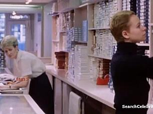 Samantha Morton in Under the Skin scene