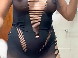 I Recorded My Friend's Girlfriend in the Bathroom