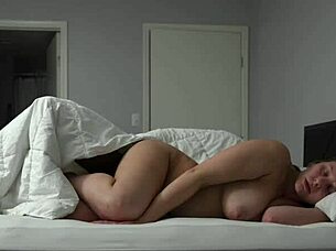 i'm the husband making my indian wife hot with fingering, she loves it so much