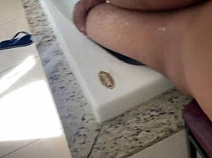 Rebolando No Pau Do Novinho Na Banheira