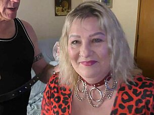 That nz milf gets doggystyle fucked during courier call