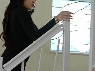 latina lesbian scissoring with rimjob and fingering