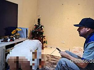 Dona de casa recebeu técnico para concertar computador, leading to doggystyle fucking in Brazilian hardcore.