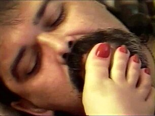 wife squirts from footjob 😘