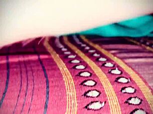 Chachi Ko Ghodi Bana Ke Choda Or Sara Maal Uski Gand Pe Nikal Diya