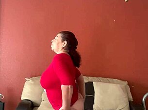 She gets an erotic pussy massage.