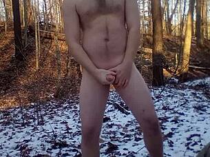 i flash naked outdoors for cumshot
